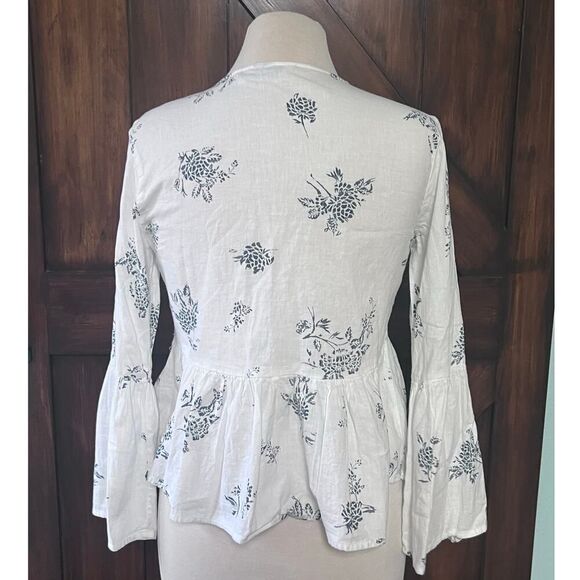 Zara White Blue Floral Print Blouse With Bell Sleeve Oversized Buttons Womens S - Picture 4 of 10